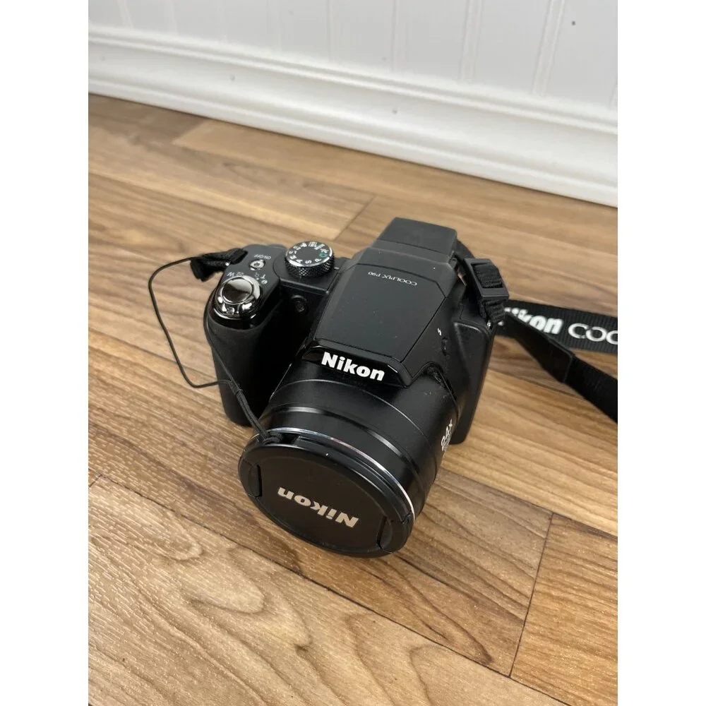 Nikon COOLPIX P90 12.1 MP Digital Camera (Tested) No Charger